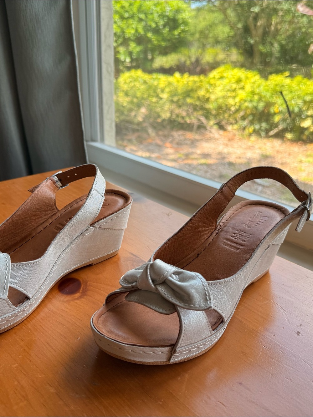 “New” in box never worn “Spring Step” White Knot Slingback platform - Picture 4 of 11